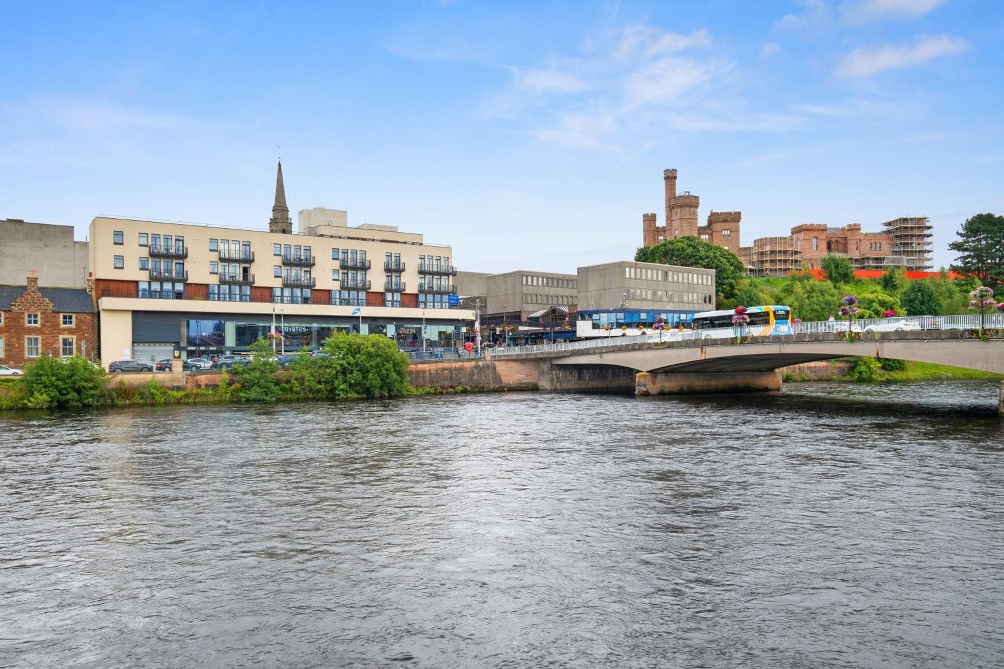 By The Bridge By Toppo Inverness Buitenkant foto