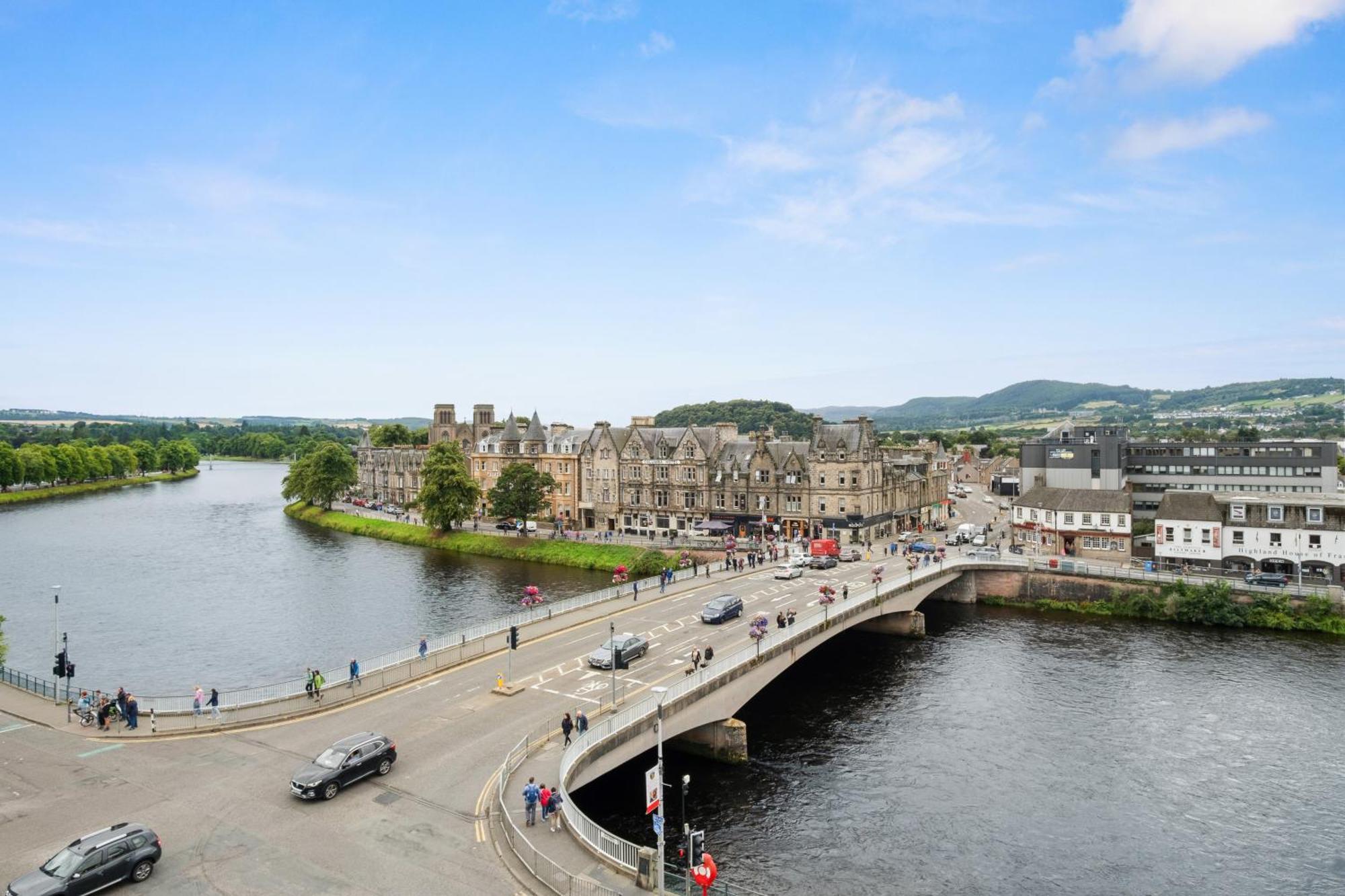 By The Bridge By Toppo Inverness Buitenkant foto
